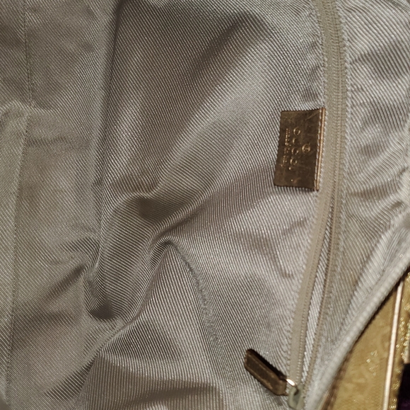 Gucci Handbag ๐ - Picture 9 of 16